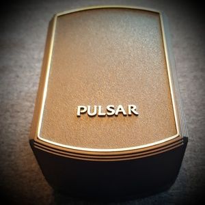 WOMEN'S PULSAR GOLD BRACELET WATCH